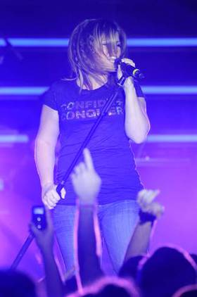 Kelly Clarkson at Tupperware Charity Gig Kelly Clarkson at Tupperware Charity Gig
