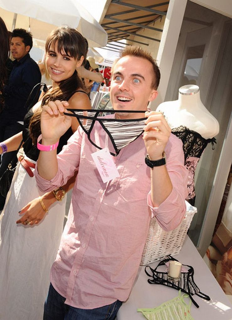 Frankie Muniz explores some interesting new clothing options