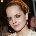Mena Suvari Urges Fans To Help The Hungry In East Africa