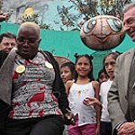 Angélique Kidjo Visits Children's Hospital In Mexico