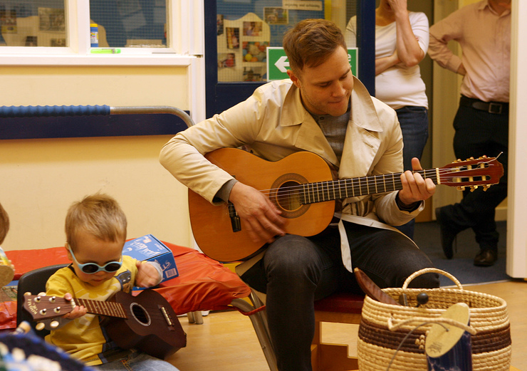 Olly Murs Sings For Blind Children