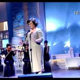 Susan Boyle wears the dress