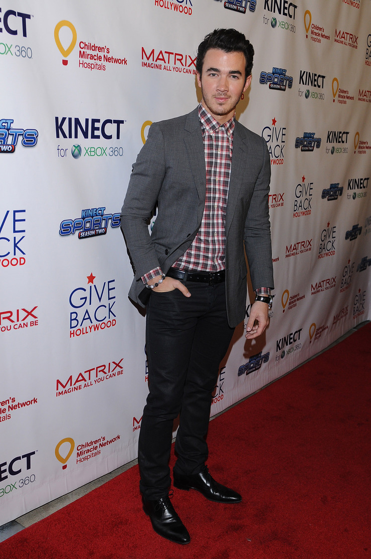 Kevin Jonas Arrives at X-Box Event