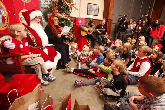 Wynonna Sings Carols