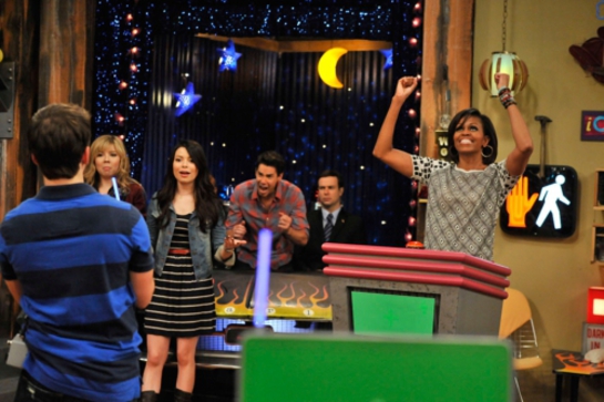 Michelle Obama appears on iCarly