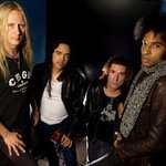 Billy Idol And Heart Honor Alice In Chains At MusiCares Event