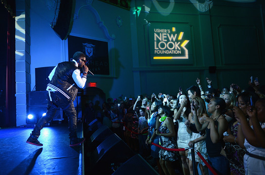 Usher performs at World Leadership Conference