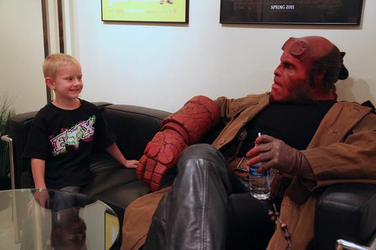 Zachary meets Hellboy