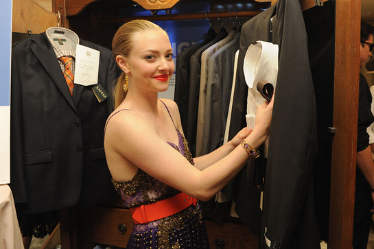 Amanda Seyfried supports Men's Wearhouse's National Suit Drive
