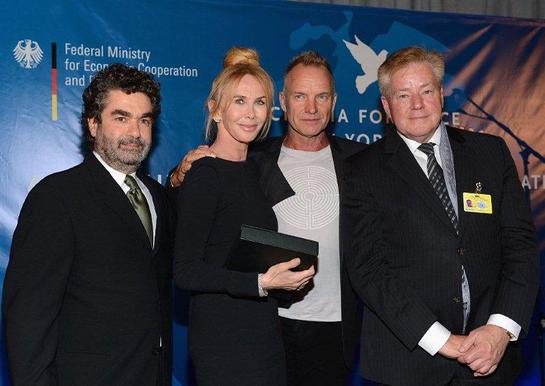 Joe Berlinger, Sting, Trudie Styler and State Secretary Hans-Jürgen Beerfeltz,