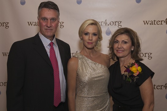 Co-Founders of Water4 Foundation, Dick and Terri Greenly, with Water4 Ambassador Jennie Garth attended the First Annual Pioneering Spirit Gala in Oklahoma City 9/27. Co-Founders of Water4 Foundation, Dick and Terri Greenly, with Water4 Ambassador Jennie Garth attended the First Annual Pioneering Spirit Gala in Oklahoma City 9/27.