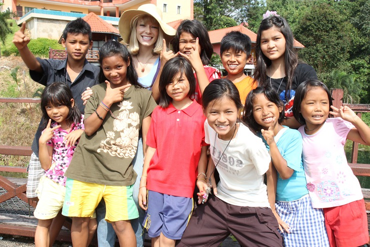 Stephanie Drapeau Visits Baan Unrak In Thailand