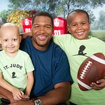 Michael Strahan Drafts Fans For St. Jude Game Day Give Back