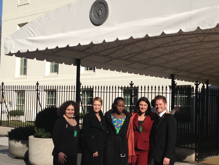 Robin Wright in front of West Wing