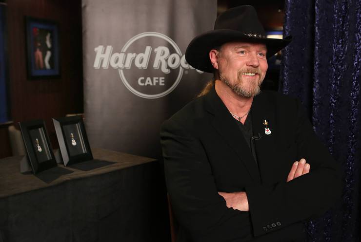 Trace Adkins launches a partnership between Hard Rock and the American Red Cross in support of American Red Cross Month