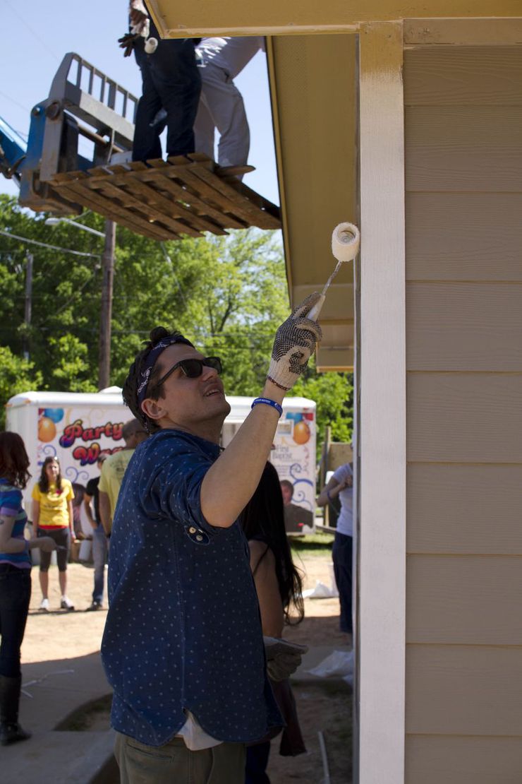 John Mayer Builds Houses For Veterans