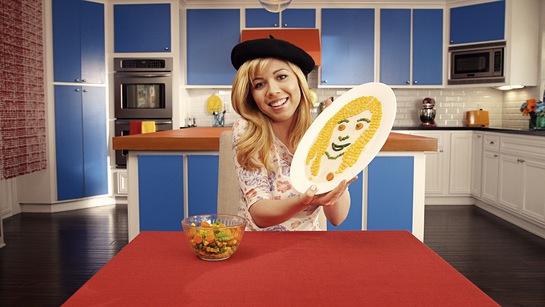 Jennette McCurdy on the set of her Birds Eye veggies shoot showing kids how fun eating their veggies can be