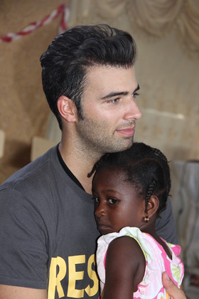 Jencarlos Canela Visits Haiti