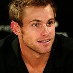 Tennis Star Roddick Takes Time for Charity