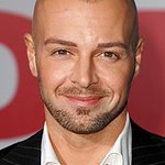 Joey Lawrence To Host Hero Dog Awards