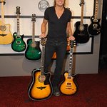 Keith Urban Guitars To Benefit Charity