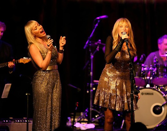 Natasha Bedingfield and Carly Simon