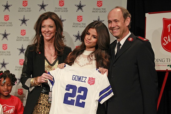 Selena Gomez will take the stage for this year's Red Kettle Kickoff Halftime performance during the Dallas Cowboys Thanksgiving Day Game 