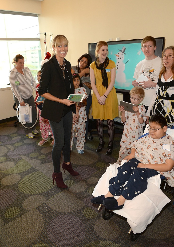 Heidi Klum Gives The Gift Of Creativity With Truly Scrumptious For Babies R Us And Paper And Pencil By FiftyThree At Children's Hospital Los Angeles