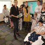 Heidi Klum Hosts Creativity/Art Class At Children's Hospital Los Angeles‏