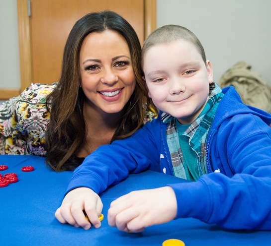 Country Music artist Sara Evans brightened the day of St. Jude patient Chance. 