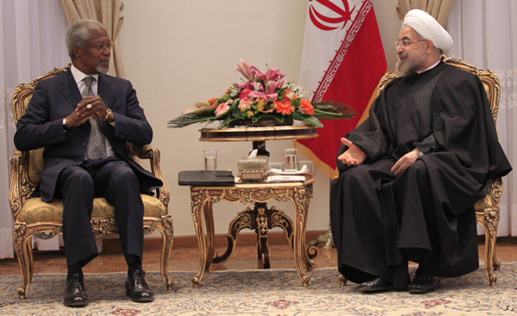 Kofi Annan, Chair of The Elders, speaks with President Hassan Rouhani during the Elders’ visit to Tehran