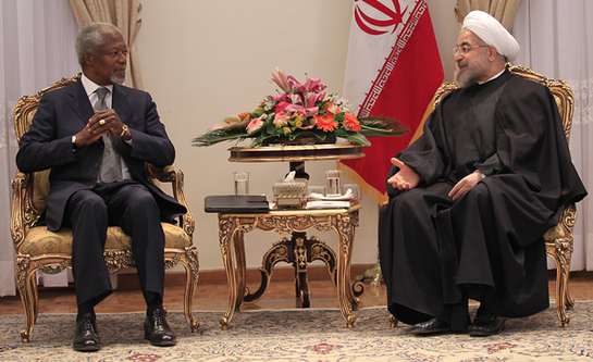 Kofi Annan, Chair of The Elders, speaks with President Hassan Rouhani during the Elders' visit to Tehran