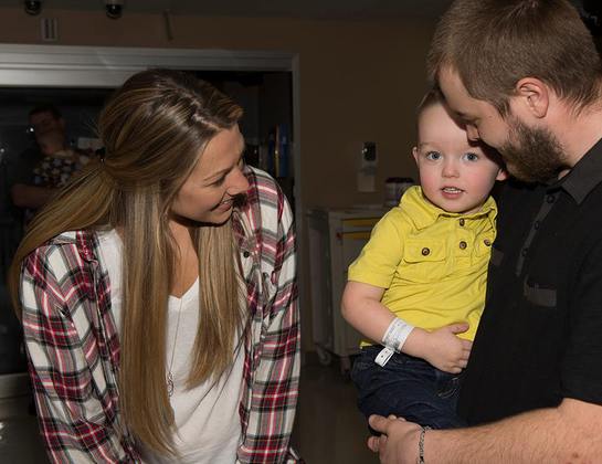 Colbie Caillat Visits The Children's Hospital at TriStar Centennial