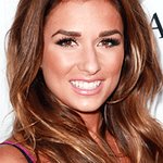 Jessie James Decker Partners With eBay to Curate the Ultimate Holiday Toy List