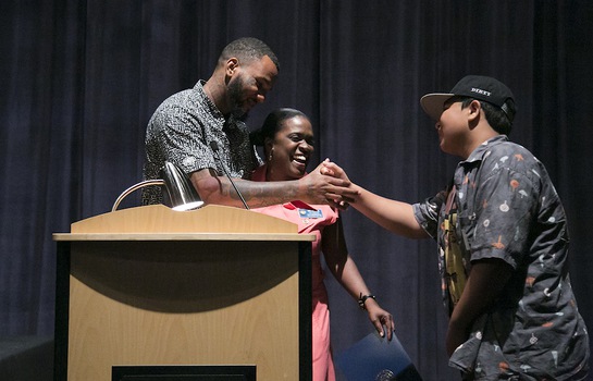 The Game Presenting Award