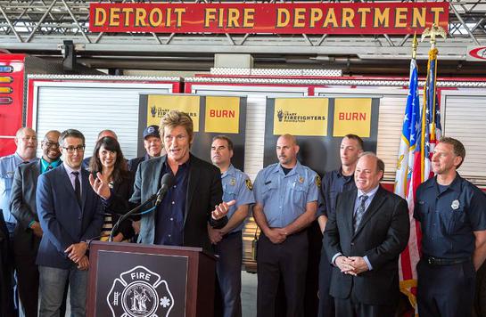 Denis Leary and The Leary Firefighters Foundation donates over $260k of new equipment to the Detroit Fire Department