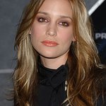 Piper Perabo Joins Forces With International Rescue Committee