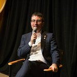 John Oliver Hosts Storytellers Event For Veterans