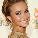 Hayden Panettiere Helps Sick Kids Shop For Christmas