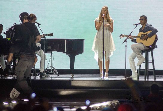 Colbie Caillat and Kenneth " Babyface" Edmonds performing "Try" at We Day Illinois Colbie Caillat and Kenneth " Babyface" Edmonds performing "Try" at We Day Illinois