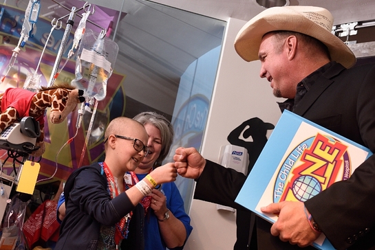 Garth Brooks Opens Child Life Zone at Texas Children's Hospital