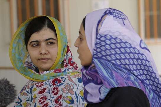 Malala visits Azraq refugee camp