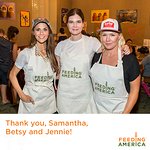 Jennie Garth And Samantha Harris Serve Meals In LA