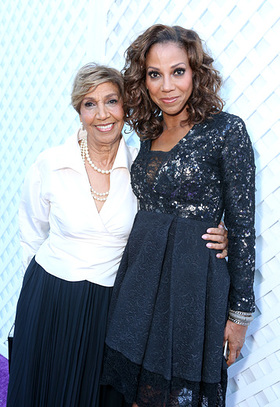Holly Robinson Peete and mom Dolores Robinson Holly Robinson Peete and mom Dolores Robinson