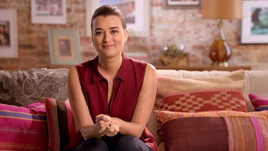 Actress Cote de Pablo supports gynecologic cancer awareness