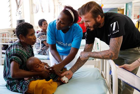 David Beckham met children receiving treatment for malnutrition at a UNICEF-supported hospital in Papua New Guinea